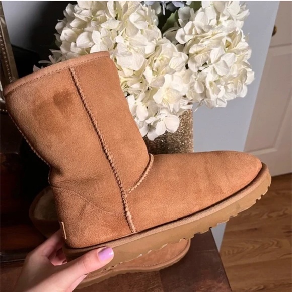 UGG| CLASSIC II SHORT BOOT - Picture 9 of 11